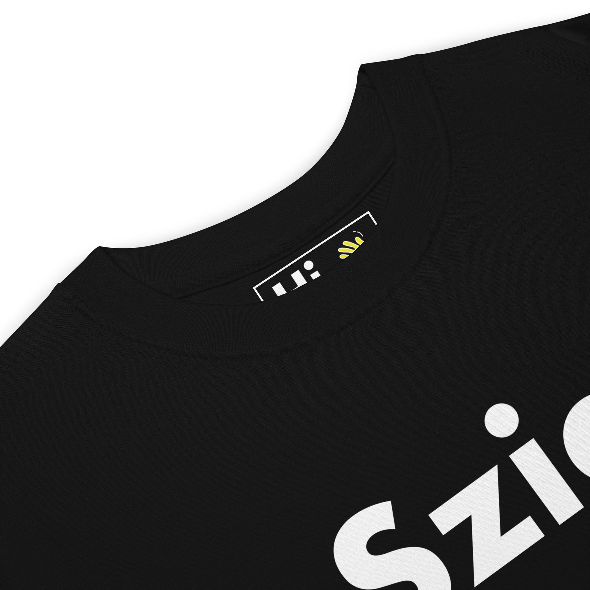 Hi Happy interactions Tee Shirt featuring the Hungarian greeting to say Hi Szia in black