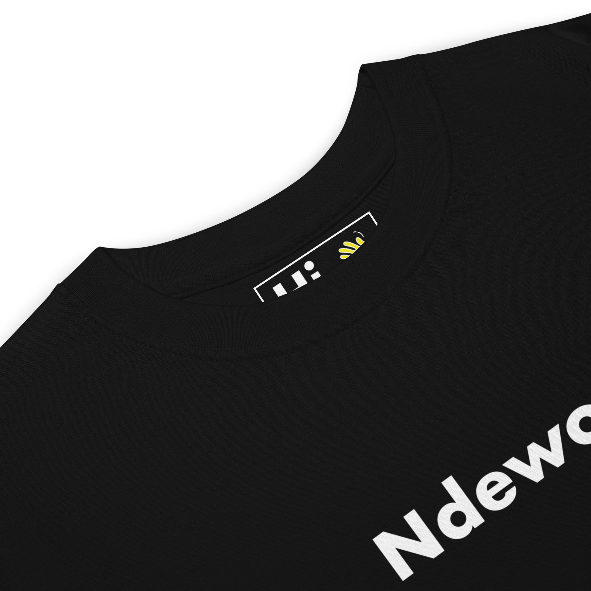 Hi Ndewo Igbo Greet Tee in black front